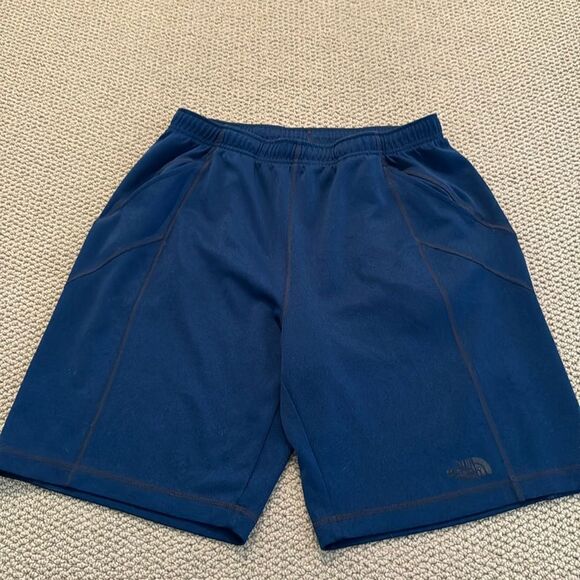 The North Face marled black/navy VaporWick elastic waist athletic shorts. Medium - Picture 1 of 5